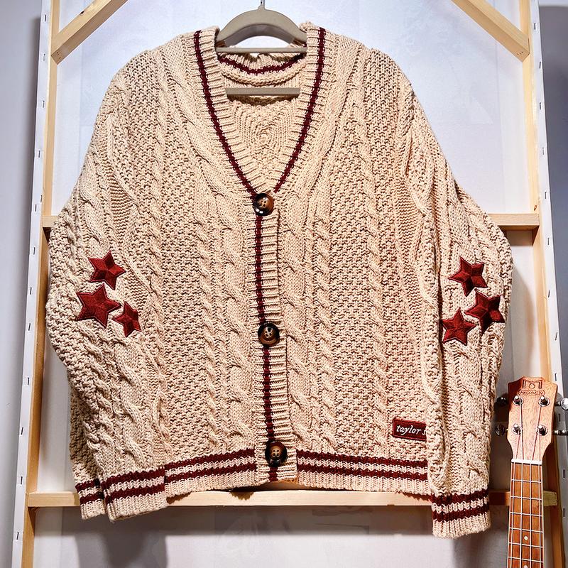 Women Red Stars Embroidery Knitted Cardigan, Retro V-neck Fashionable Taylor Beige Sweater, Christmas New Years Gift for Birthday Party Knitwear Womenswear