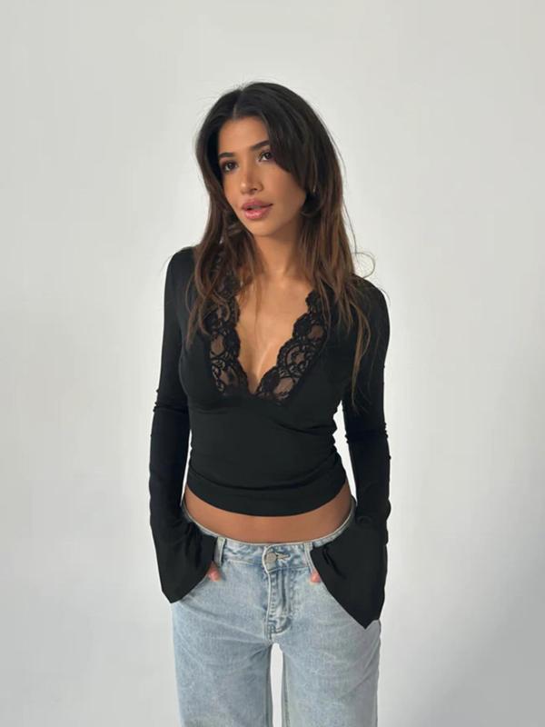 Women's Contrast Lace Flounce Sleeve Tee, Sexy Long Sleeve Deep V Neck Top for Daily Wear, T Shirts for Women, Ladies Clothes for All Seasons, Black Girl Outfits, Black Girl Outfits