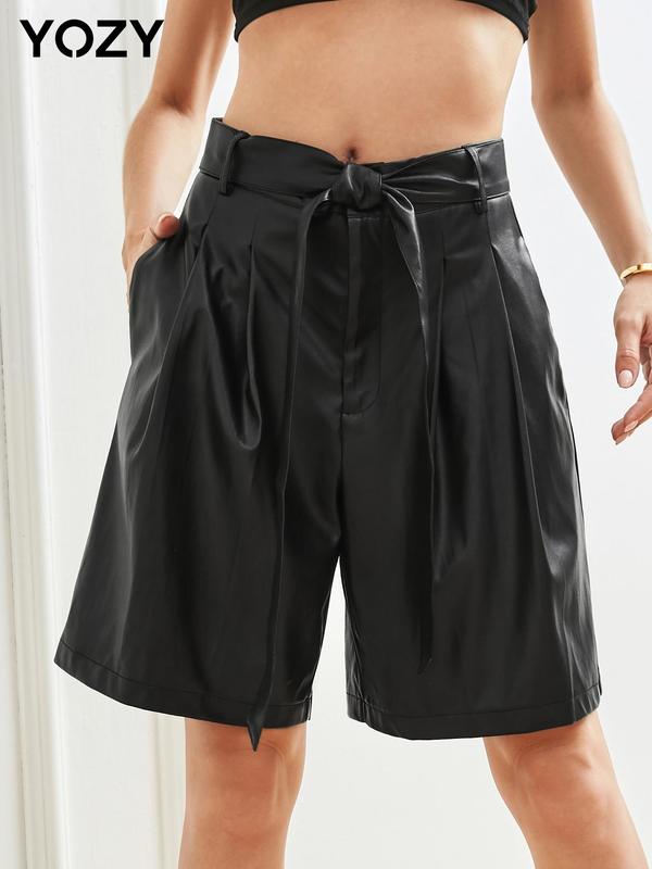 YOZY Women's Solid Plicated Belted Pocket Wide Leg PU Leather Shorts, Fashion Casual Street Straight Leg Shorts for Daily Outdoor Wear, Women's Bottoms for Summer