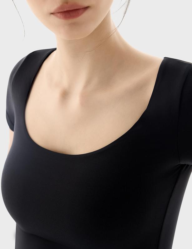 PUMIEY Women's Scoop Neck Short Sleeve T-Shirt Slim Fit Sexy Tops Womenswear Underwear Streetwear Minimalist Shortsleeve White Crop Top skims tee Lady Comfort Summer Tshirt Skinny